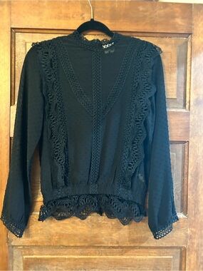 everleigh Black Lace-Trim Long Sleeve Blouse